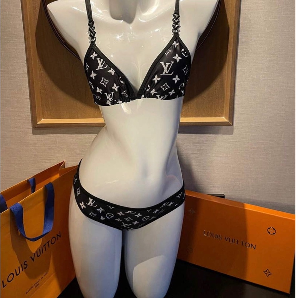 Bathing suit